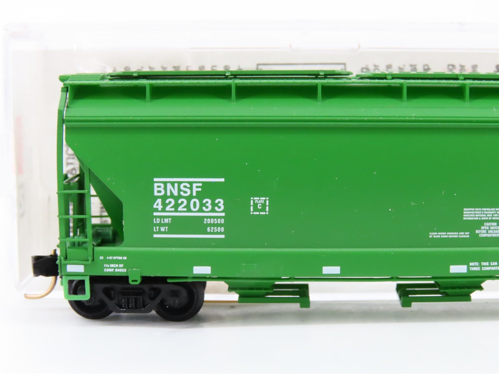 N Scale Micro-Trains MTL 94110 BNSF Railway 3-Bay Covered Hopper 422033 RTR