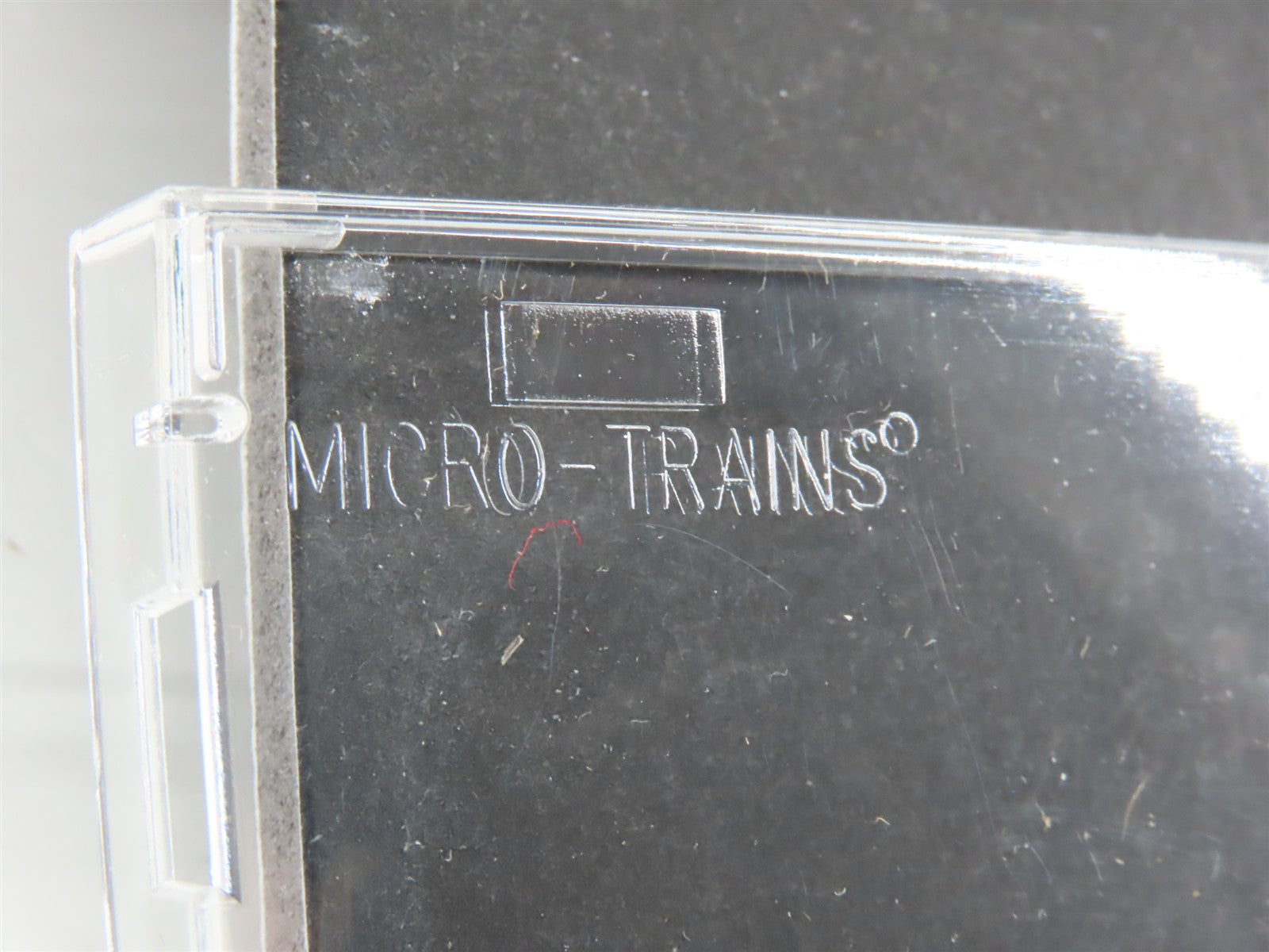 N Scale Micro-Trains MTL 94110 BNSF Railway 3-Bay Covered Hopper 422033 RTR