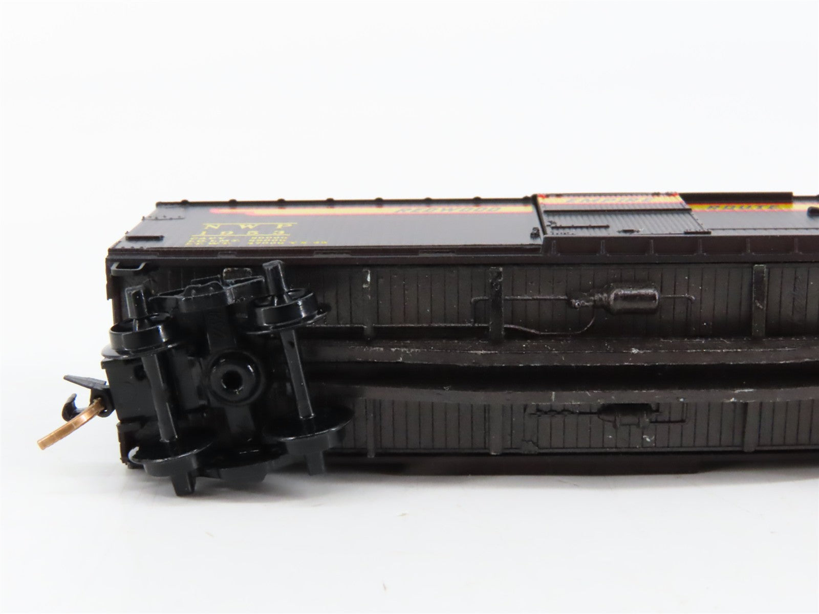 N Scale Micro-Trains MTL 39100 NWP Northwestern Pacific 40' Box Car 1953 RTR