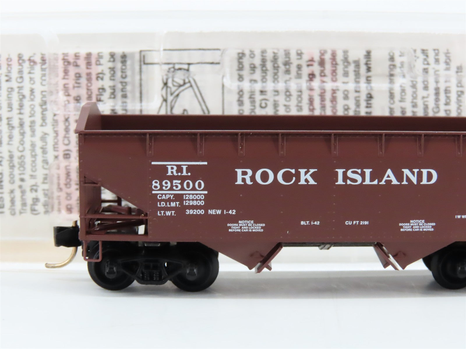 N Scale Micro-Trains MTL 90010 Rock Island 33' 2-Bay Hopper Factory Interior RTR