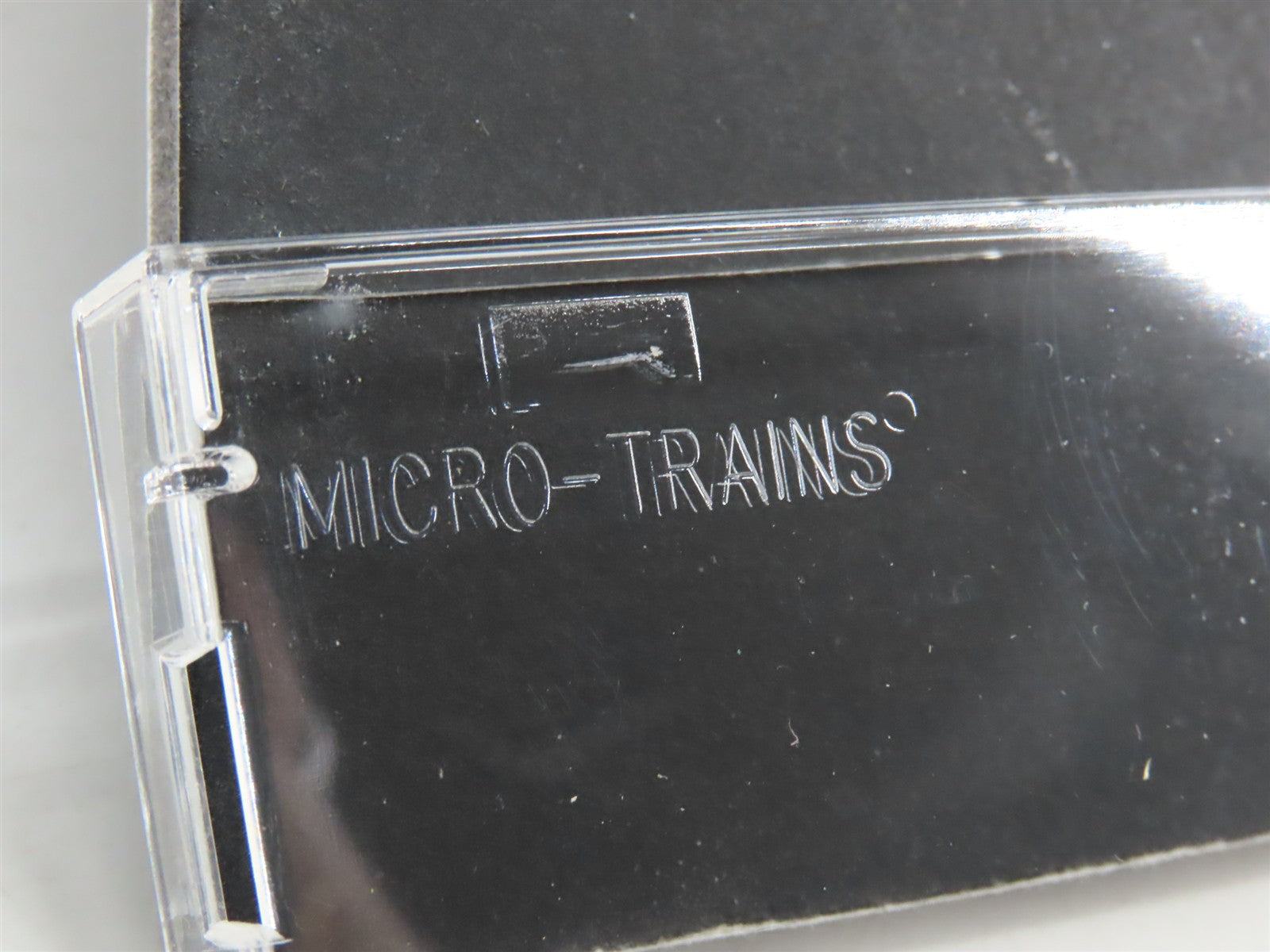 N Scale Micro-Trains MTL 90010 Rock Island 33' 2-Bay Hopper Factory Interior RTR