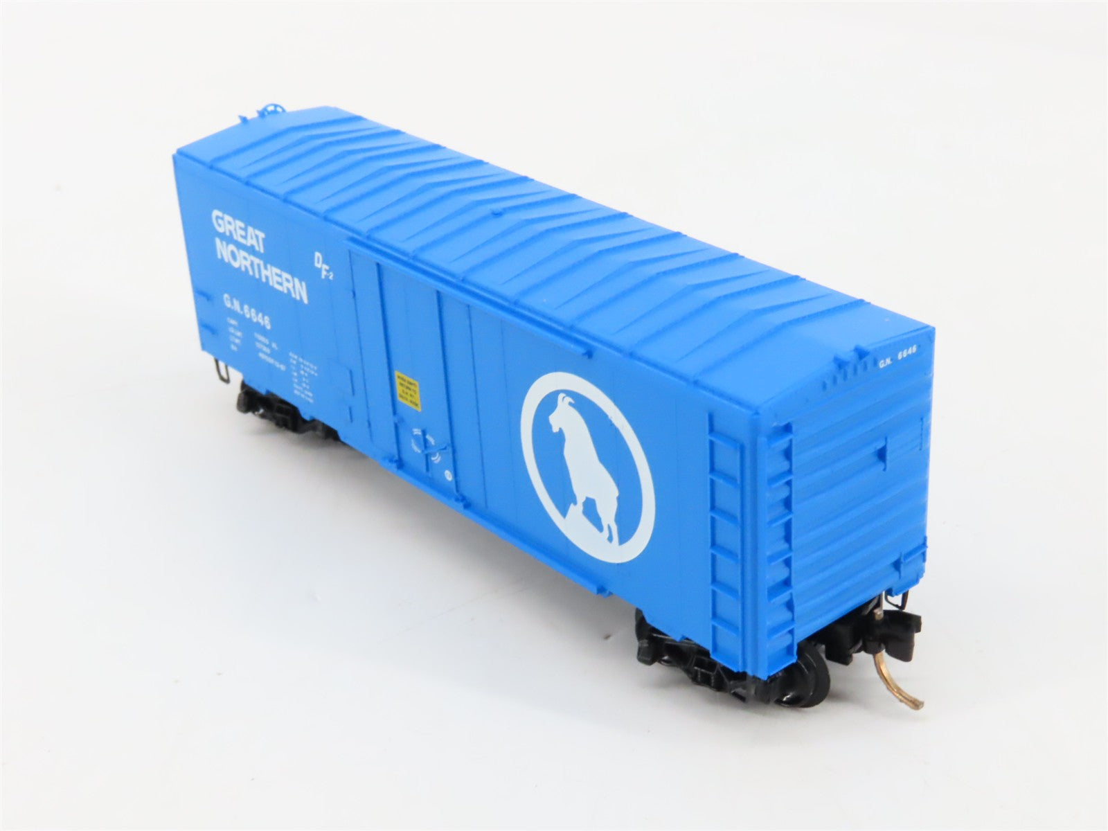 N Scale Micro-Trains MTL 74030 GN Great Northern 40' Box Car 6646 RTR