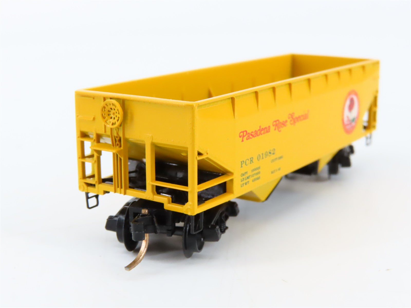 N Scale Micro-Trains MTL Pasadena Rose Special 2-Bay Hopper Factory Interior RTR
