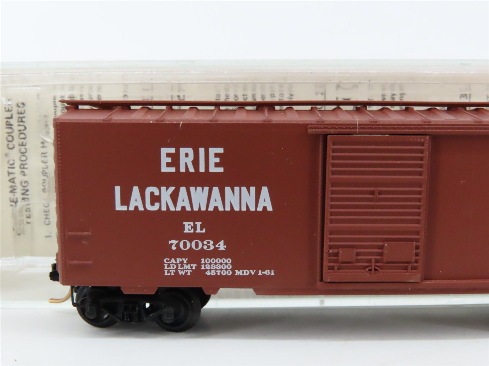 N Scale Micro-Trains MTL EL Erie Lackawanna 40' Box Car 70034 RTR