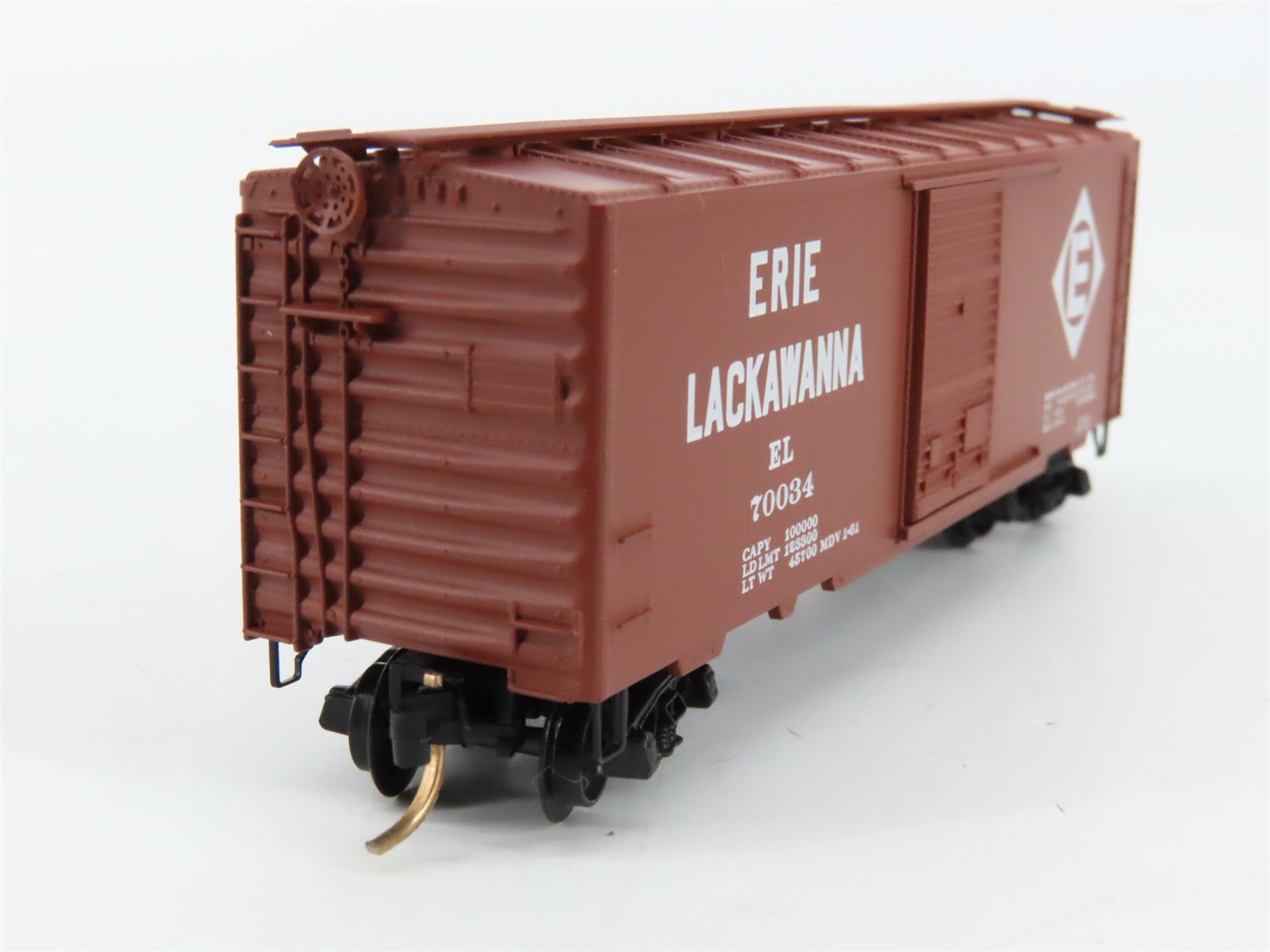 N Scale Micro-Trains MTL EL Erie Lackawanna 40' Box Car 70034 RTR