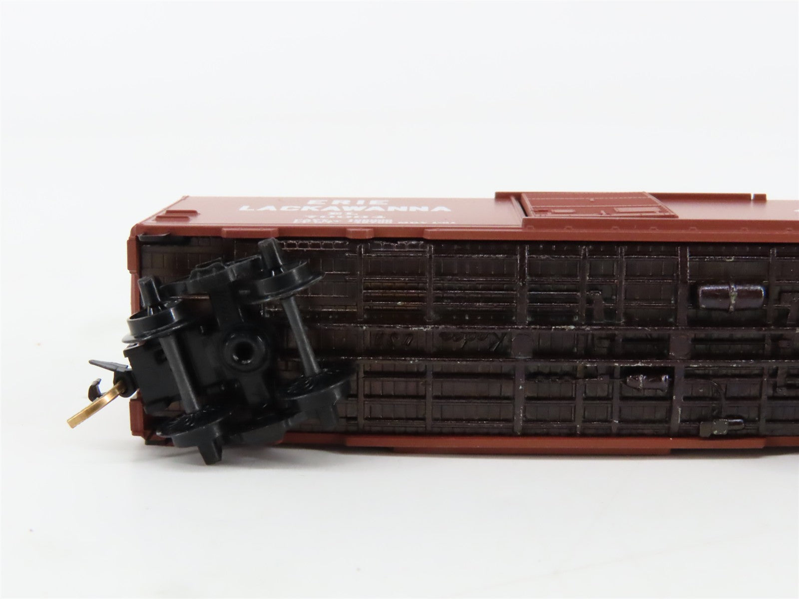 N Scale Micro-Trains MTL EL Erie Lackawanna 40' Box Car 70034 RTR
