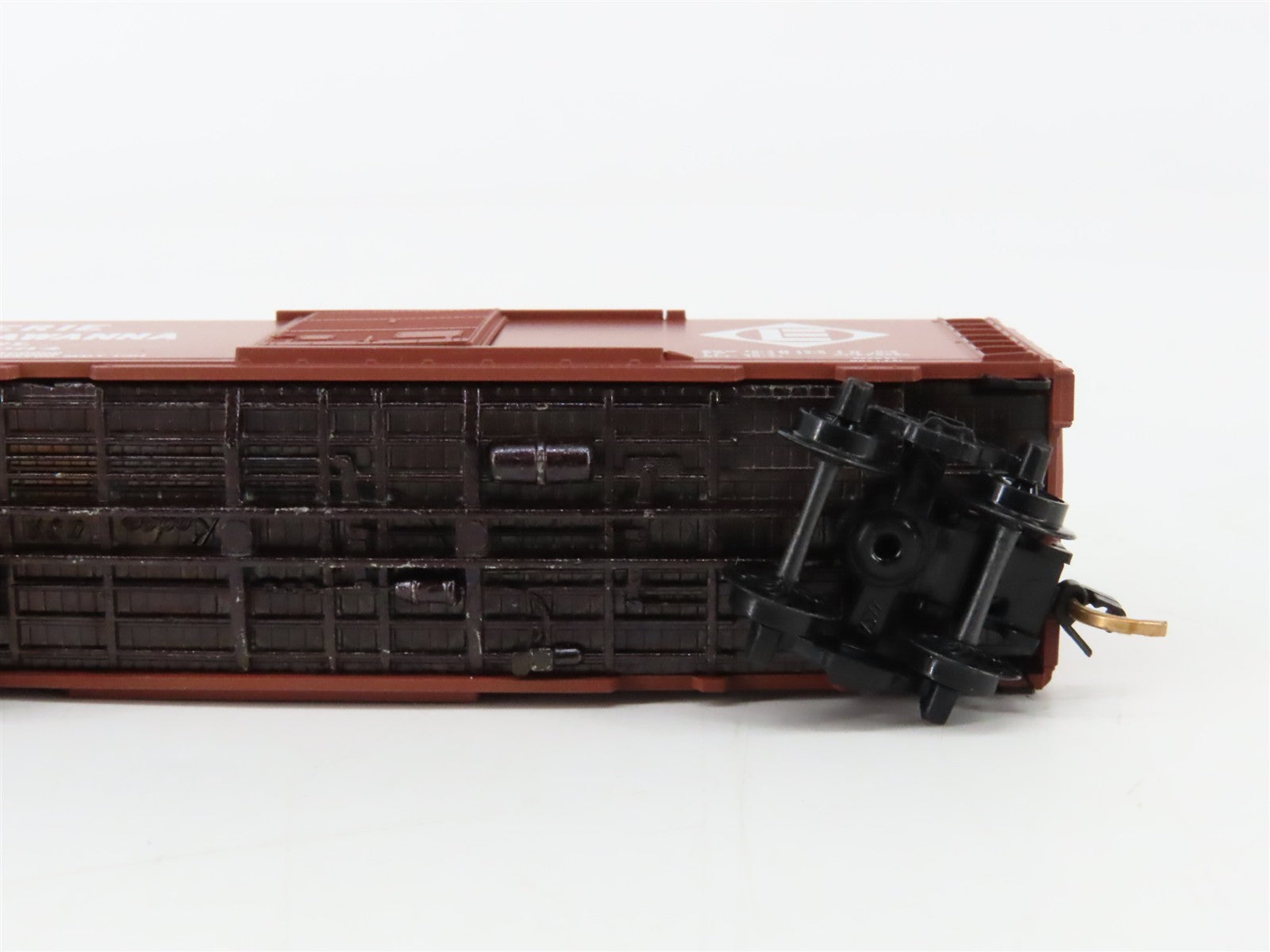 N Scale Micro-Trains MTL EL Erie Lackawanna 40' Box Car 70034 RTR