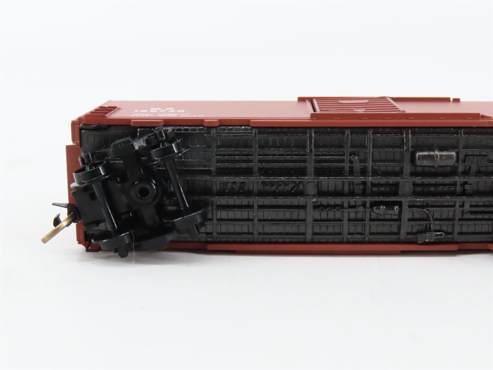 N Scale Micro-Trains MTL 24190 MP Missouri Pacific 40' Box Car 128730 RTR