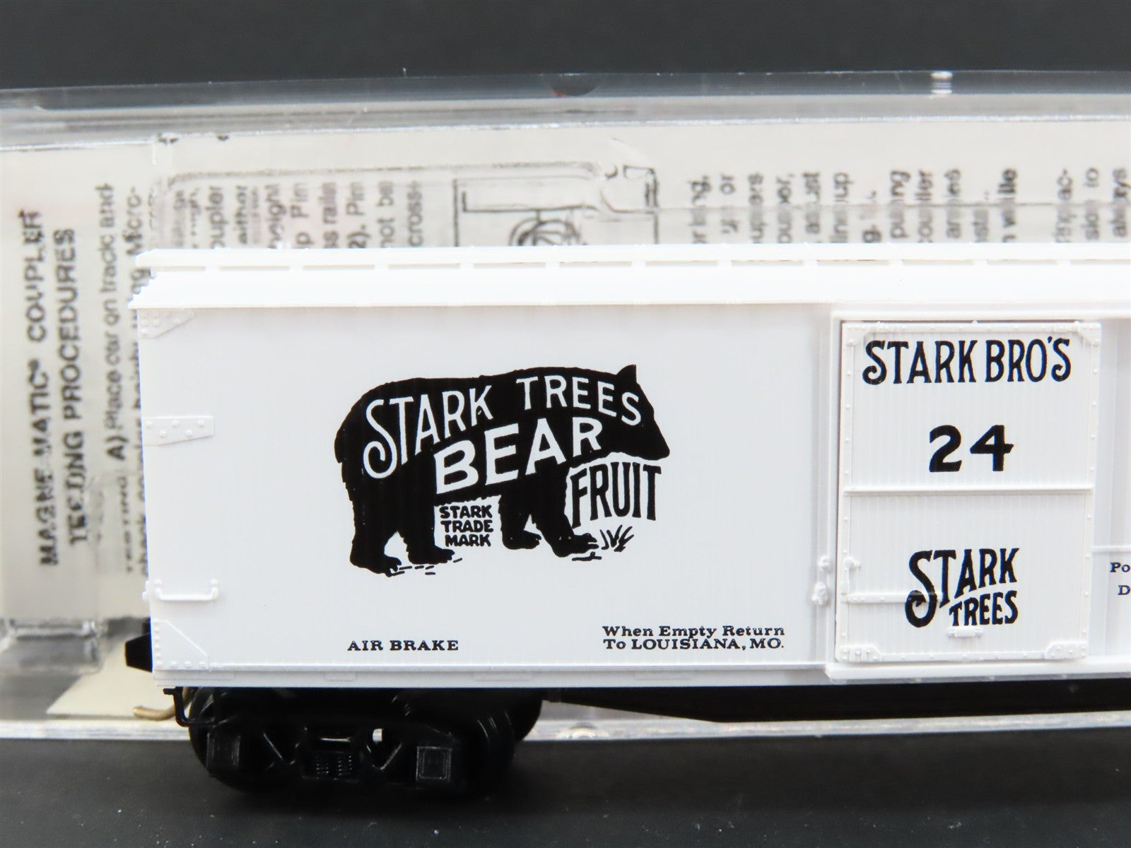 N Scale Micro-Trains MTL 42010 Stark Bro's 40' Double-Sheathed Wood Box Car RTR