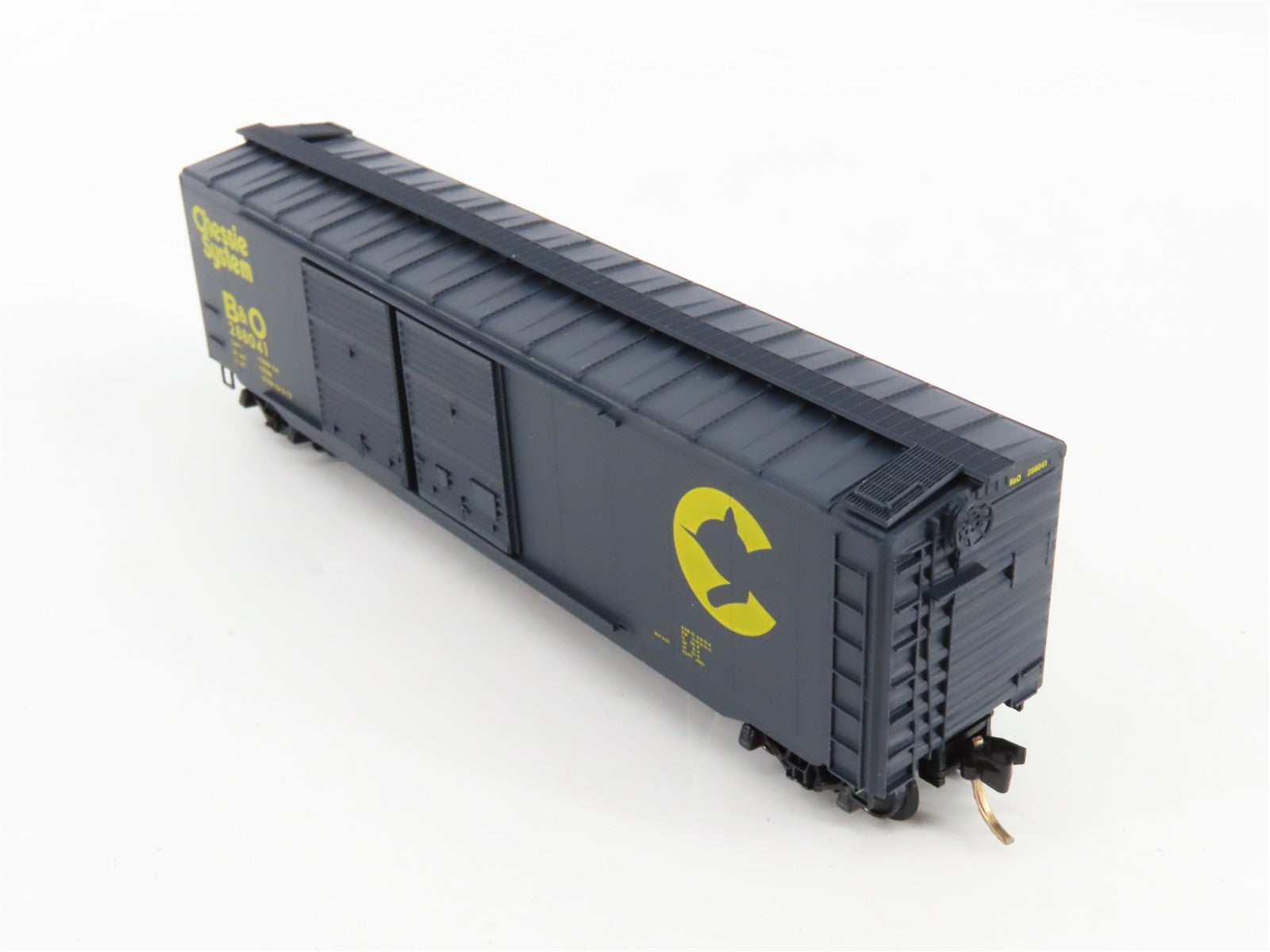 N Scale Micro-Trains MTL 34010 B&O Chessie System 50' Box Car 288041 RTR