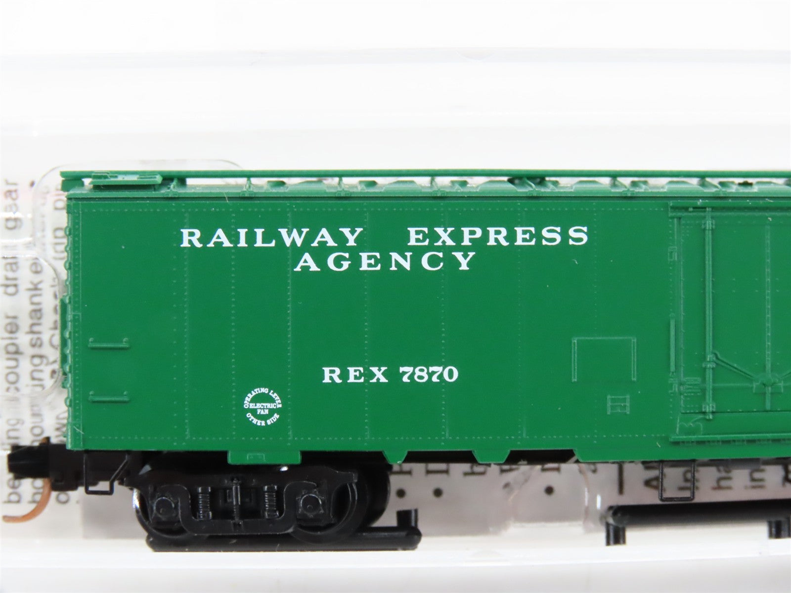 N Scale Micro-Trains MTL 52010 REX Railway Express Agency 52' Reefer 7870 RTR