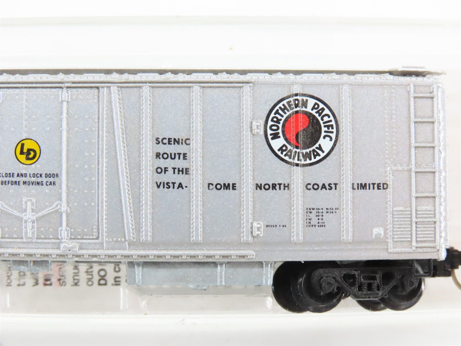N Scale Micro-Trains MTL NPM Northern Pacific 50' Reefer 583 RTR