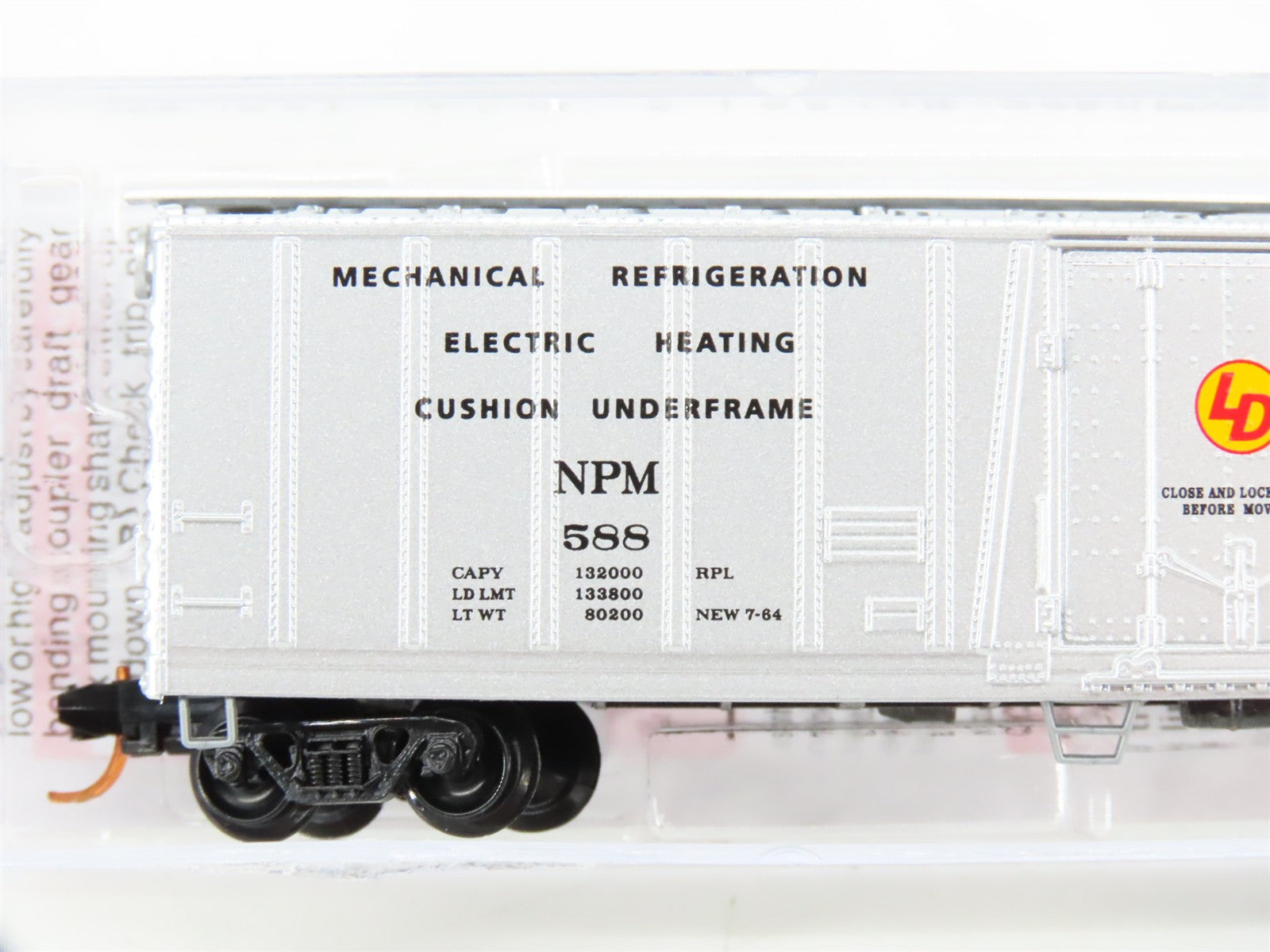 N Scale Micro-Trains MTL 07000050 NPM Northern Pacific 51' Reefer 588 RTR