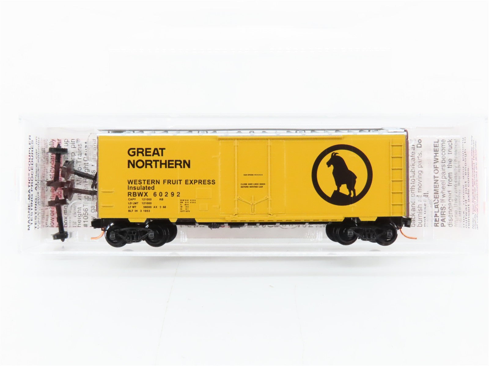 N Scale Micro-Trains MTL 21460 Western Fruit Express 40' Plug Door Box Car RTR
