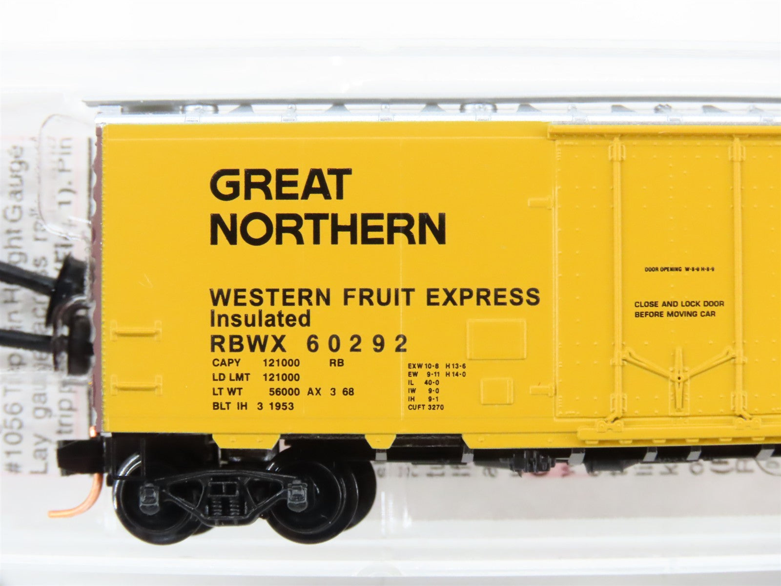 N Scale Micro-Trains MTL 21460 Western Fruit Express 40' Plug Door Box Car RTR