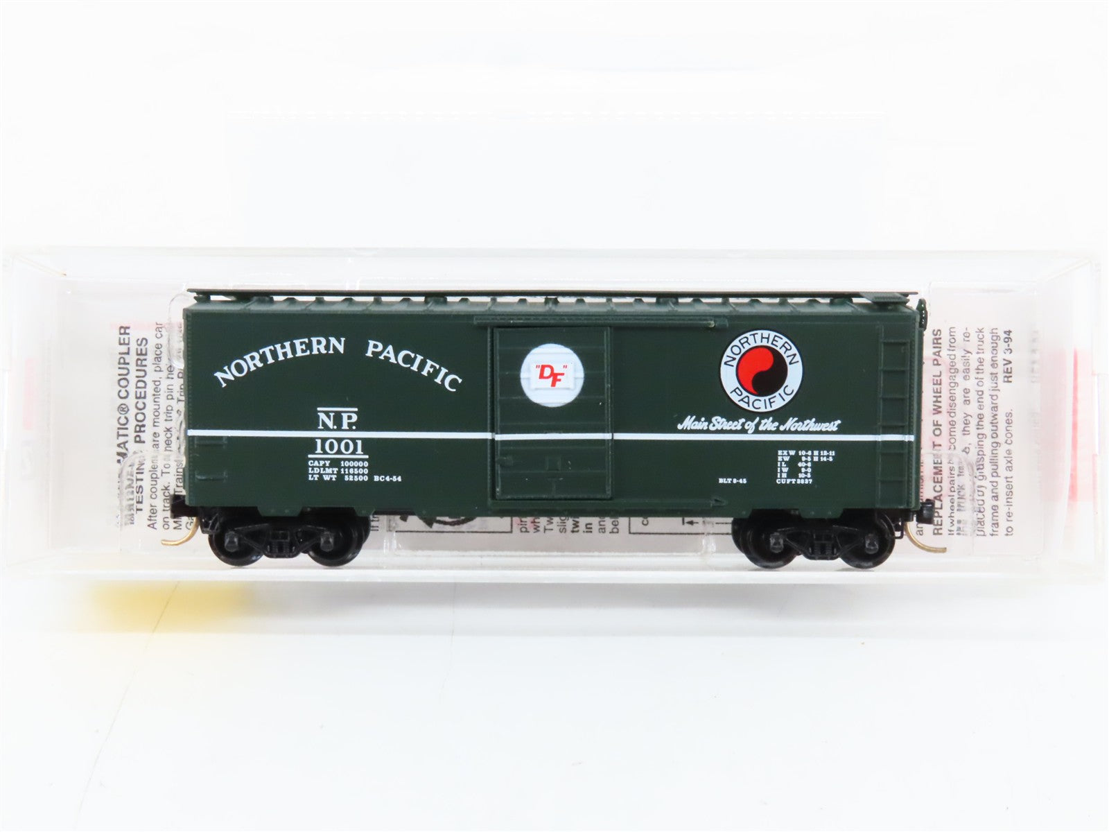 N Scale Micro-Trains MTL 20236 NP Northern Pacific 40' Box Car 1001 RTR