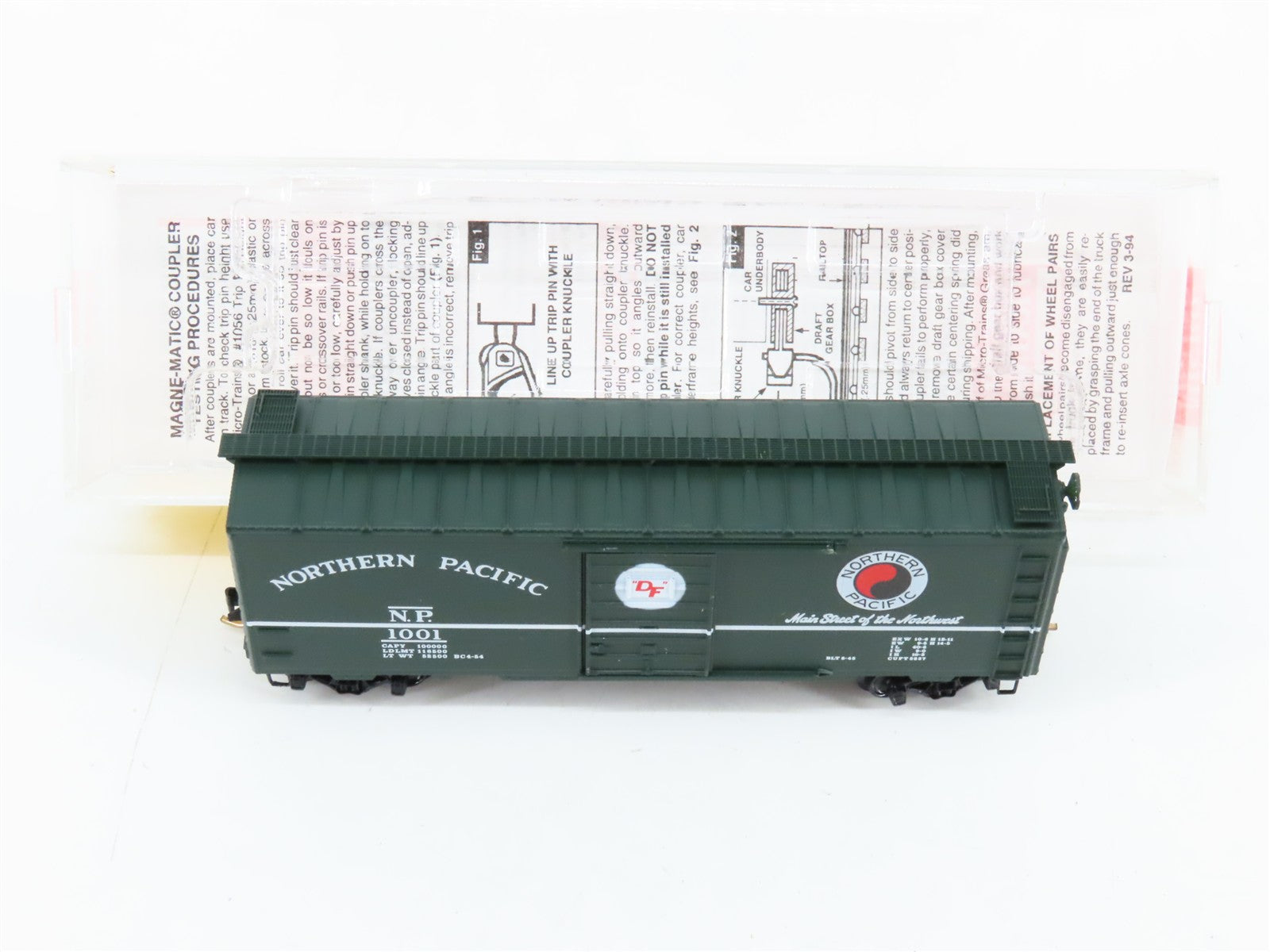 N Scale Micro-Trains MTL 20236 NP Northern Pacific 40' Box Car 1001 RTR