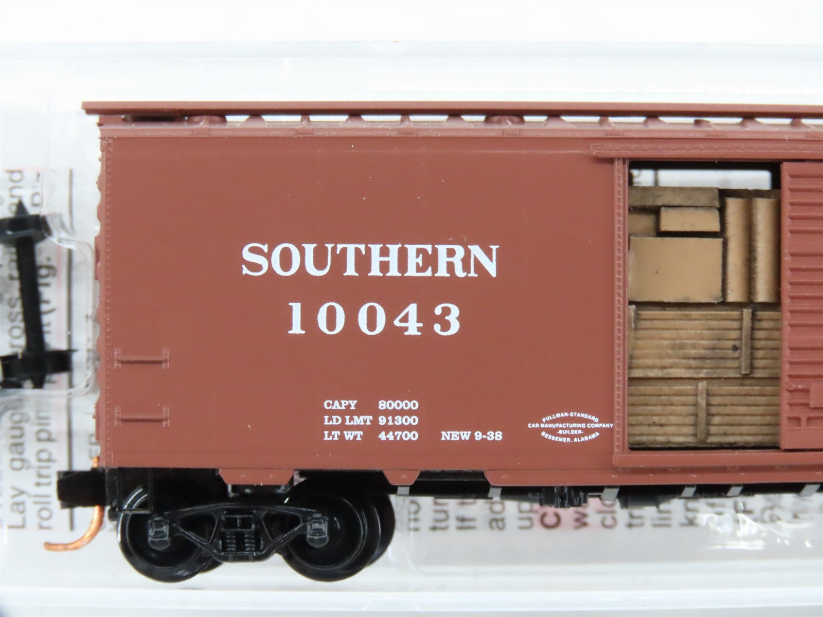 N Scale Micro-Trains MTL 02000530 Southern Railway 40' Box Car 10043 RTR