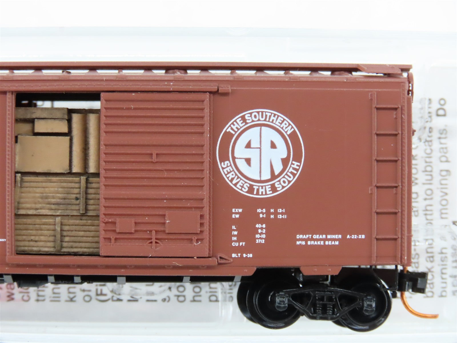 N Scale Micro-Trains MTL 02000530 Southern Railway 40' Box Car 10043 RTR