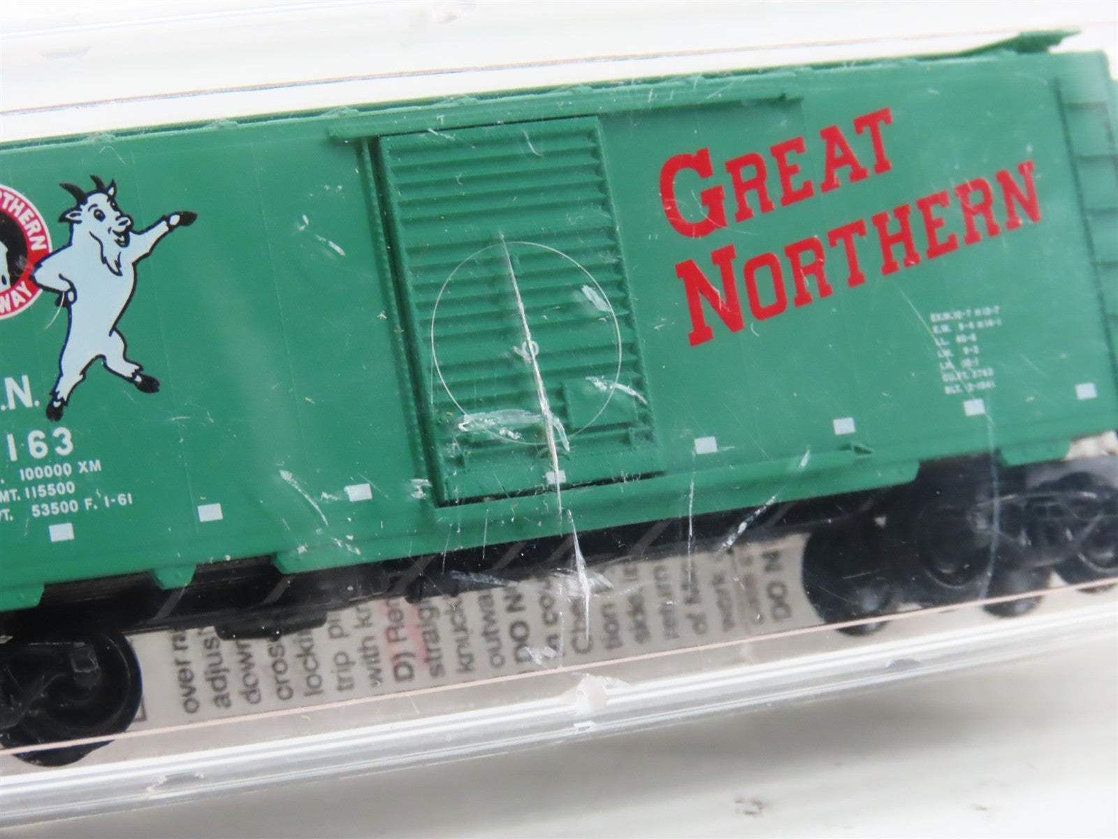 N Scale Micro-Trains MTL 20420 GN Great Northern 40' Box Car 27163 RTR
