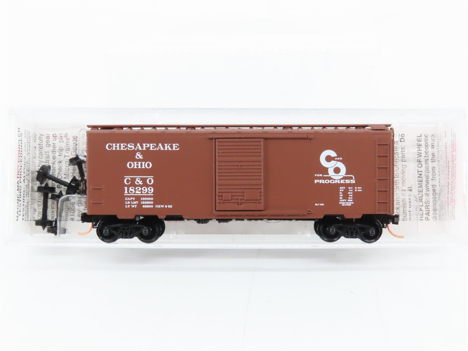 N Scale Micro-Trains MTL 20440 C&O Chesapeake & Ohio 40' Box Car 18299 RTR