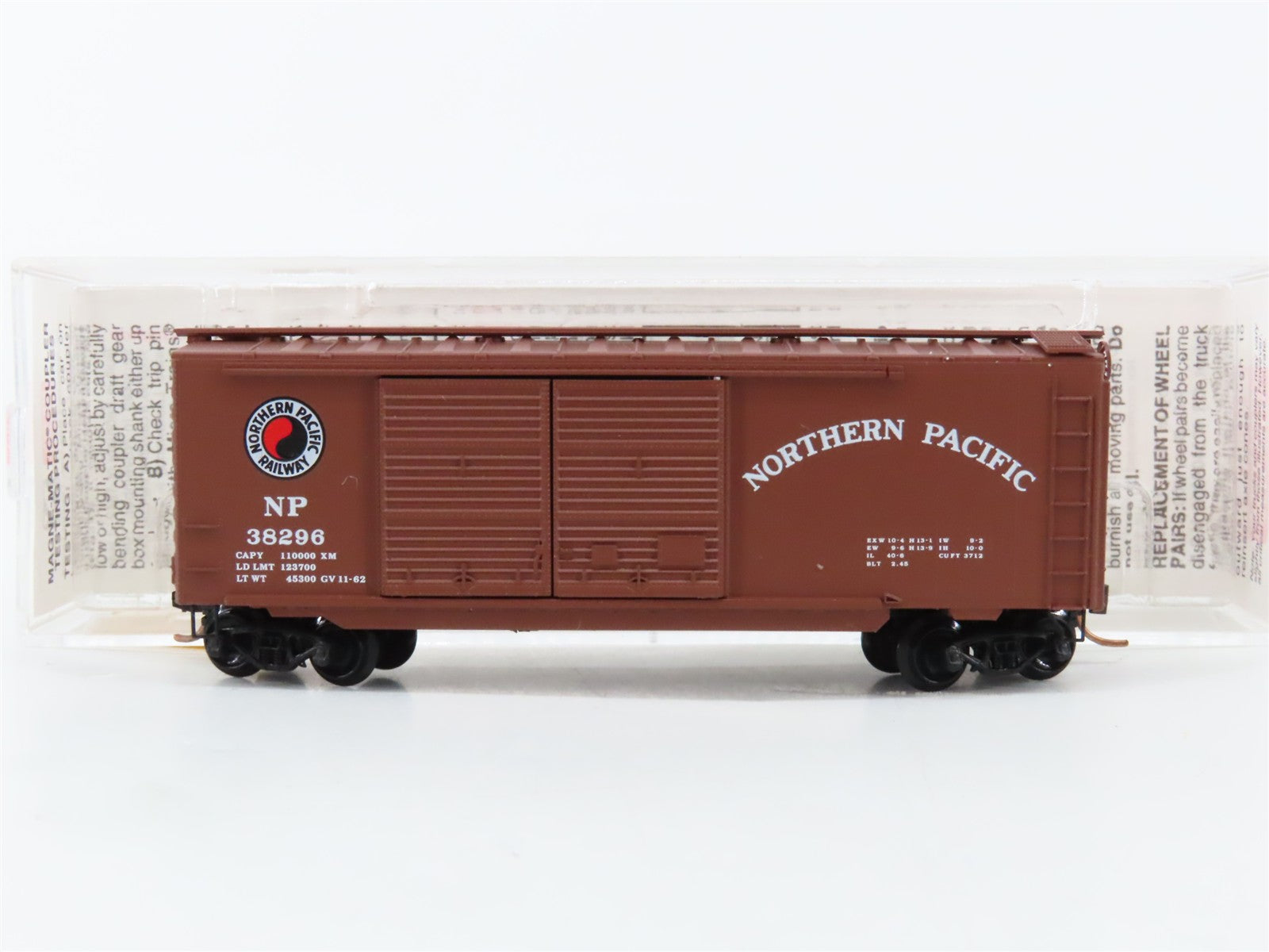 N Scale Micro-Trains MTL 23250 Northern Pacific 40' Double Door Box Car RTR