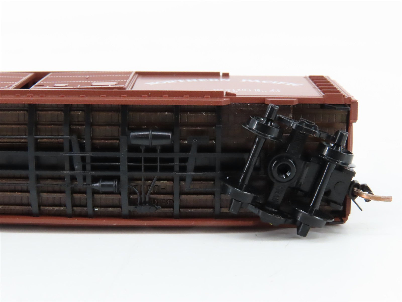 N Scale Micro-Trains MTL 23250 Northern Pacific 40' Double Door Box Car RTR