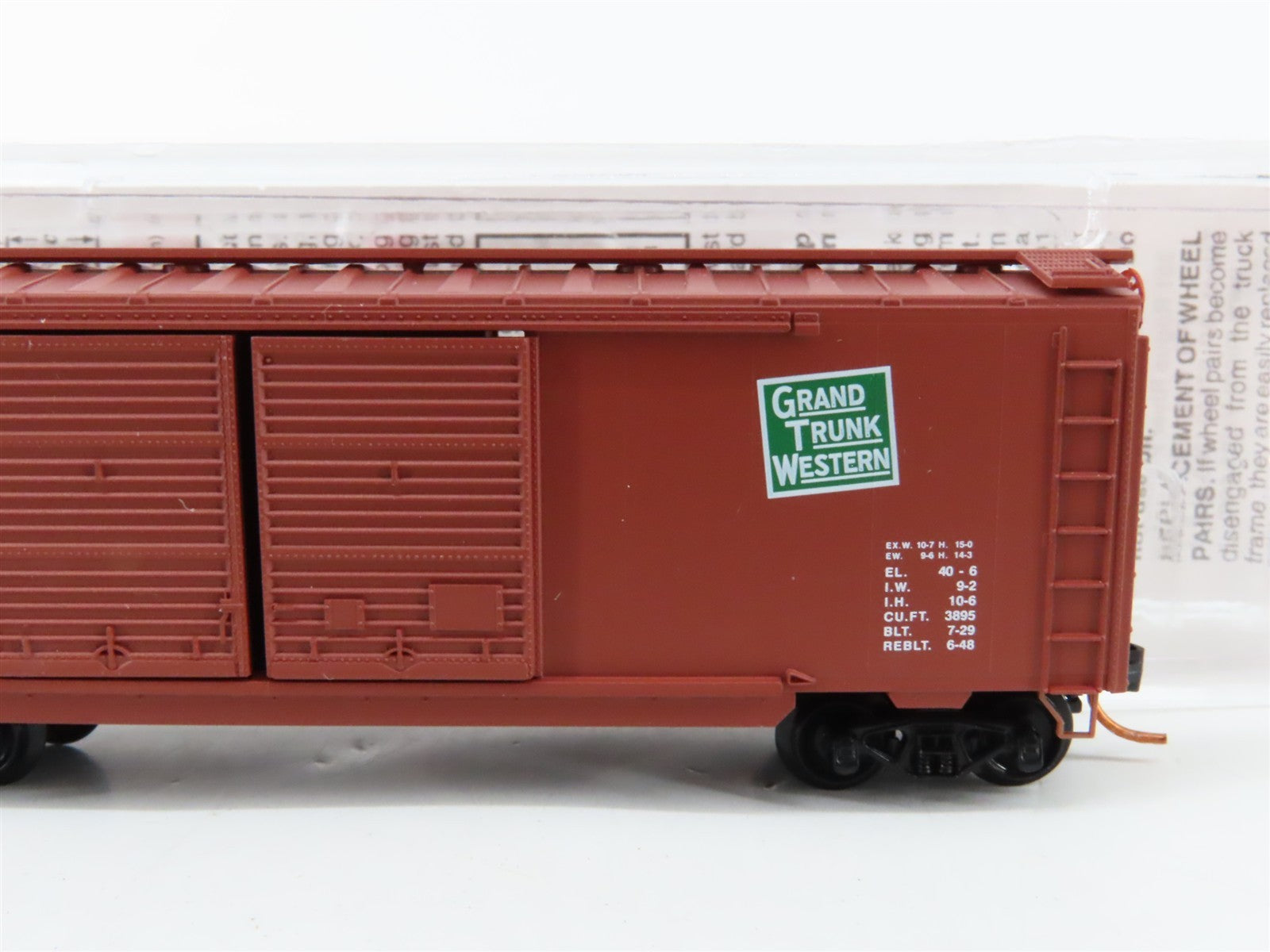 N Scale Micro-Trains MTL 02300170 GTW Grand Trunk Western 40' Box Car 585883 RTR
