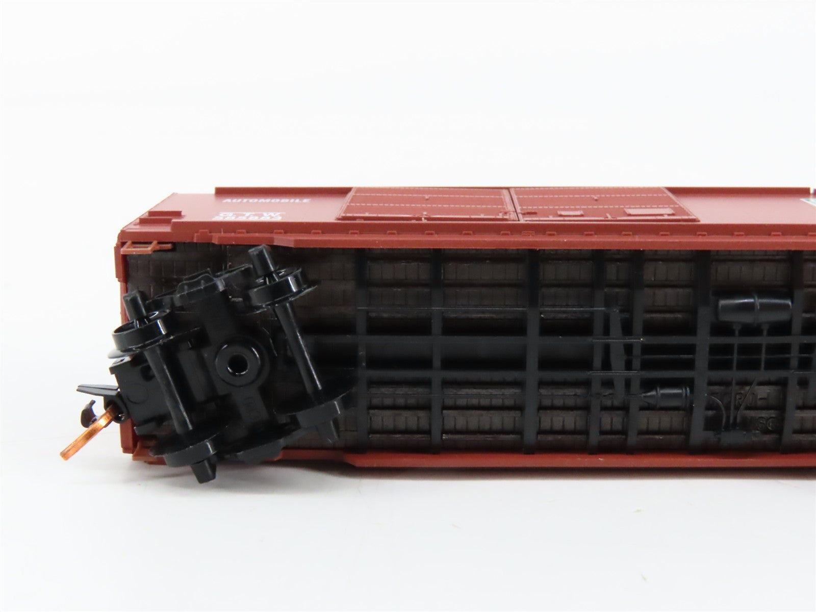 N Scale Micro-Trains MTL 02300170 GTW Grand Trunk Western 40' Box Car 585883 RTR