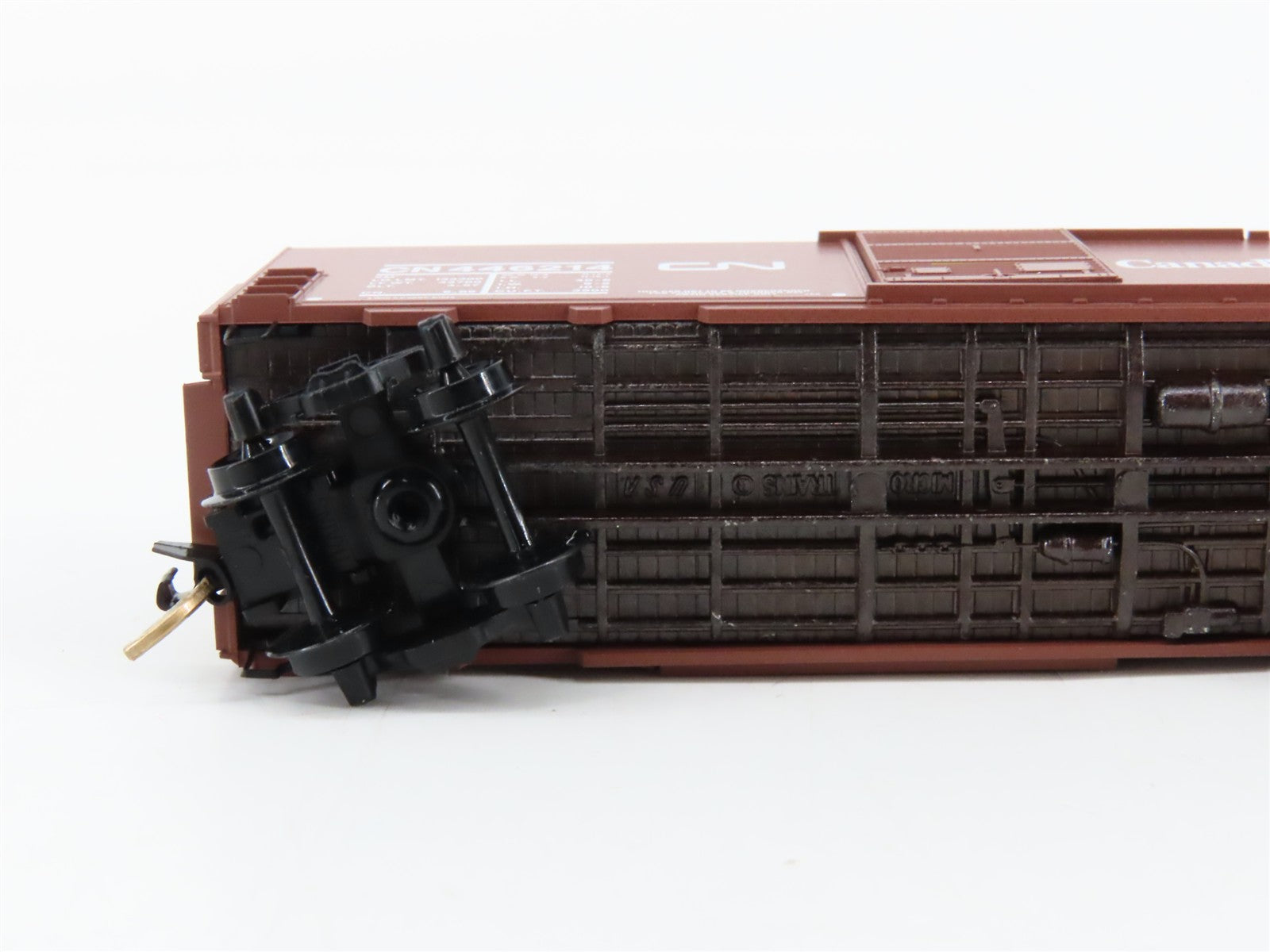 N Scale Micro-Trains MTL 24280 CN Canadian National 40' Box Car 446214 RTR