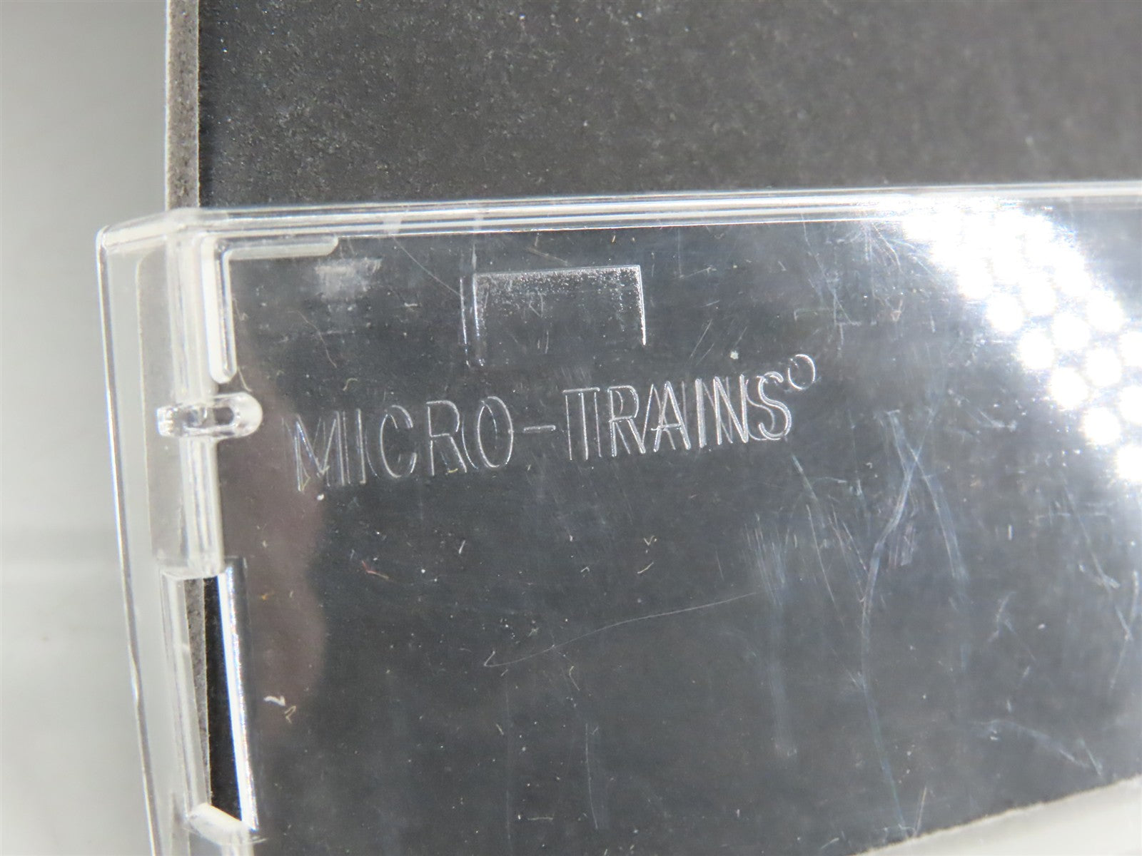 N Scale Micro-Trains MTL 24280 CN Canadian National 40' Box Car 446214 RTR