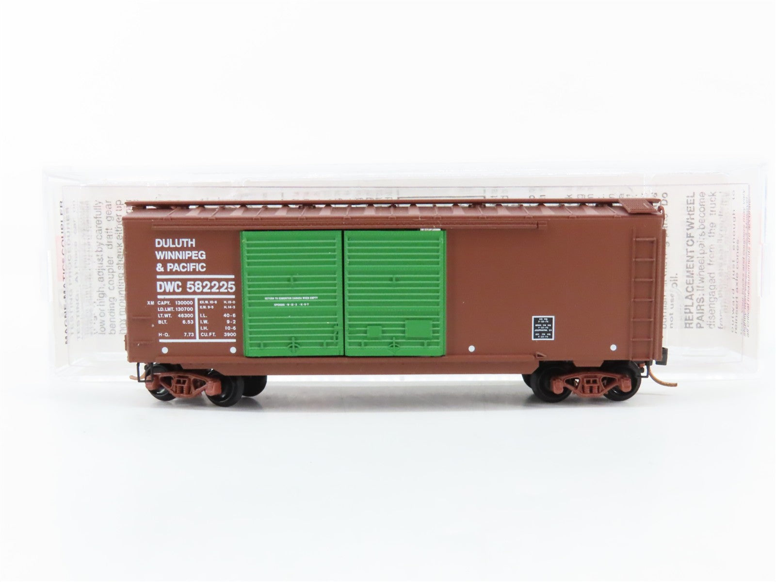 N Scale Micro-Trains MTL 23260 Duluth, Winnipeg & Pacific 40' Box Car RTR