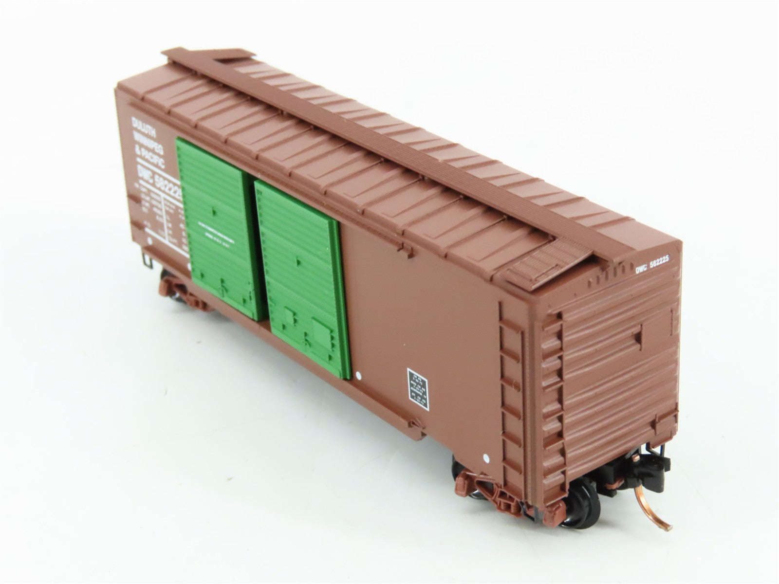 N Scale Micro-Trains MTL 23260 Duluth, Winnipeg & Pacific 40' Box Car RTR