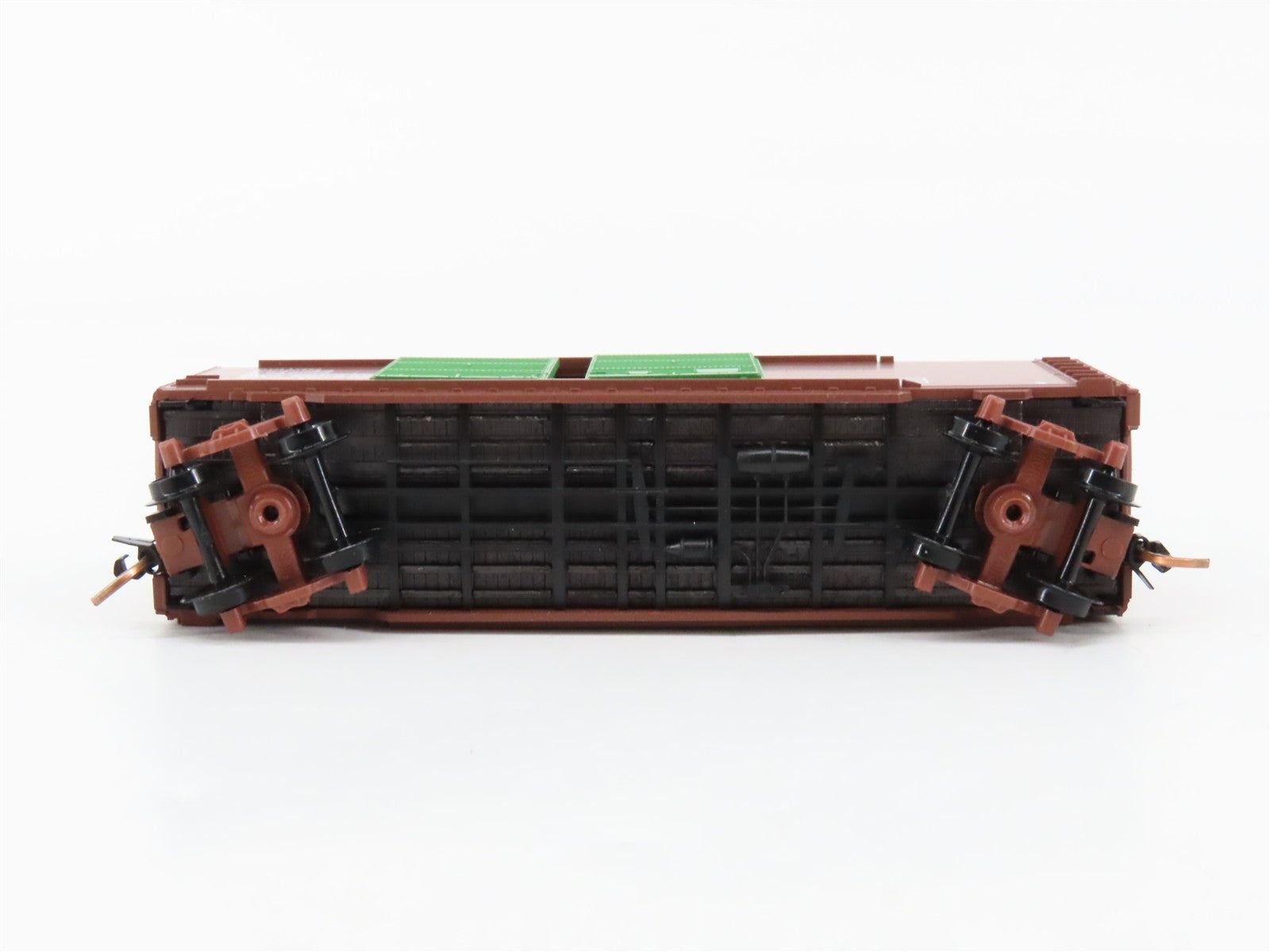 N Scale Micro-Trains MTL 23260 Duluth, Winnipeg & Pacific 40' Box Car RTR