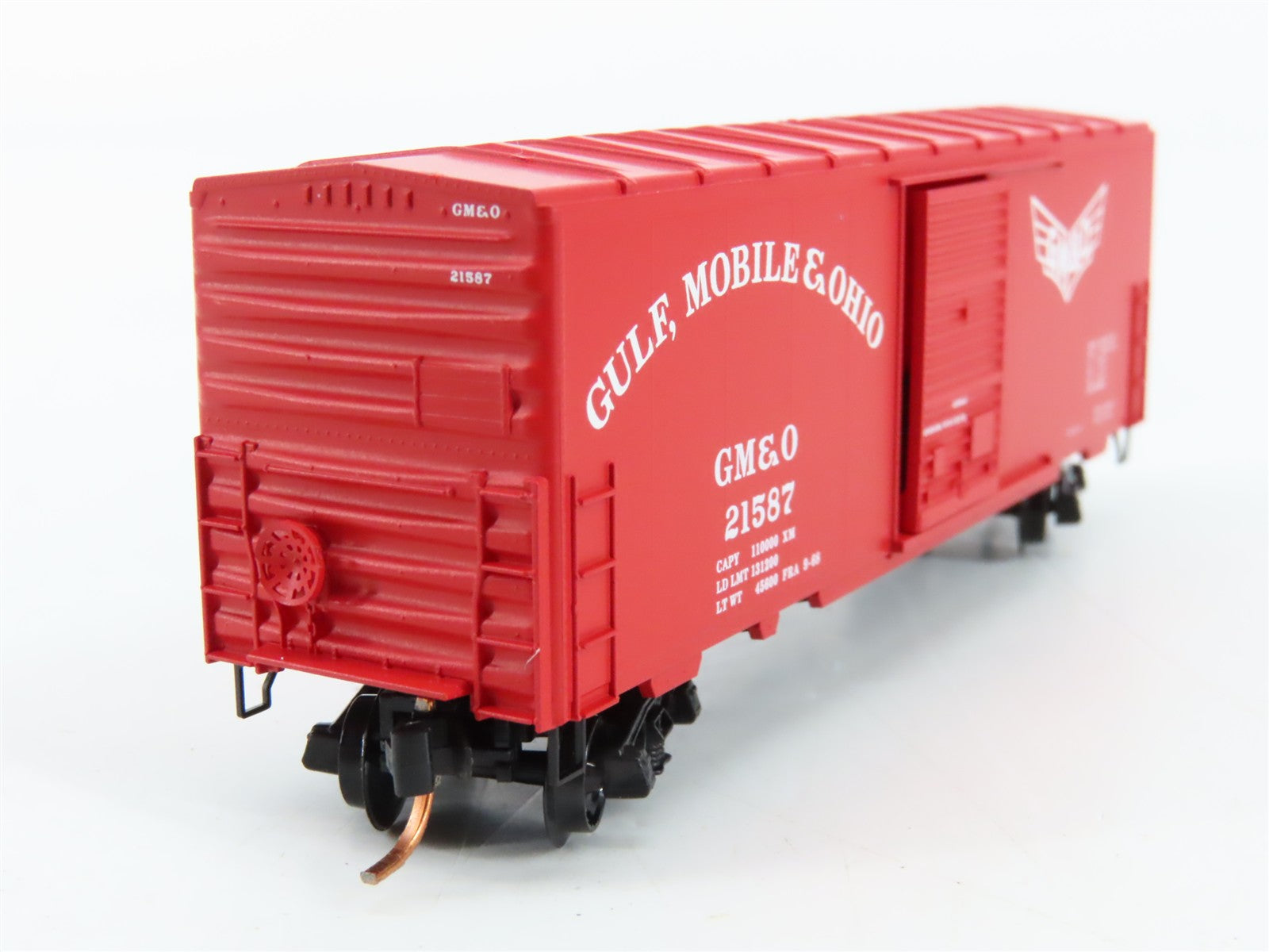 N Scale Micro-Trains MTL 24240 GM&O Gulf, Mobile & Ohio 40' Box Car 21587 RTR