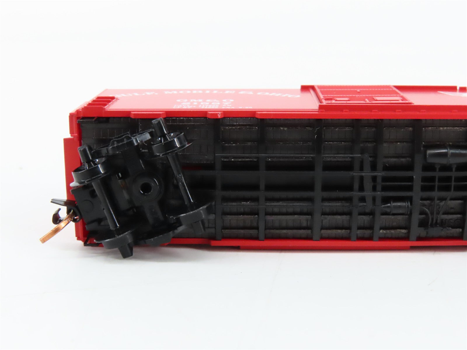 N Scale Micro-Trains MTL 24240 GM&O Gulf, Mobile & Ohio 40' Box Car 21587 RTR
