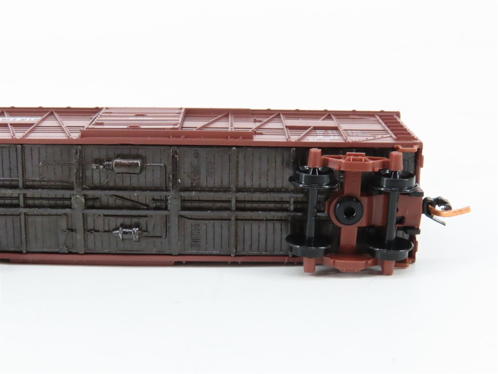 N Scale Micro-Trains MTL 03500251 SP Southern Pacific 40' Stock Car 73458 RTR