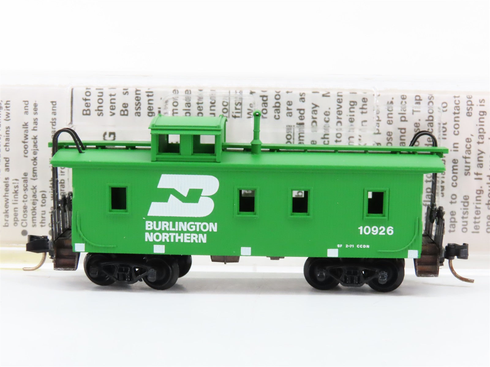 N Scale Micro-Trains MTL 51090 Burlington Northern 34' Wood-Sheathed Caboose RTR