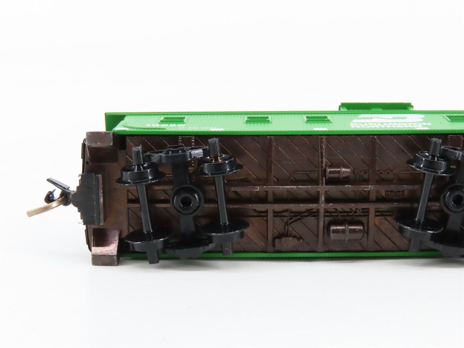 N Scale Micro-Trains MTL 51090 Burlington Northern 34' Wood-Sheathed Caboose RTR