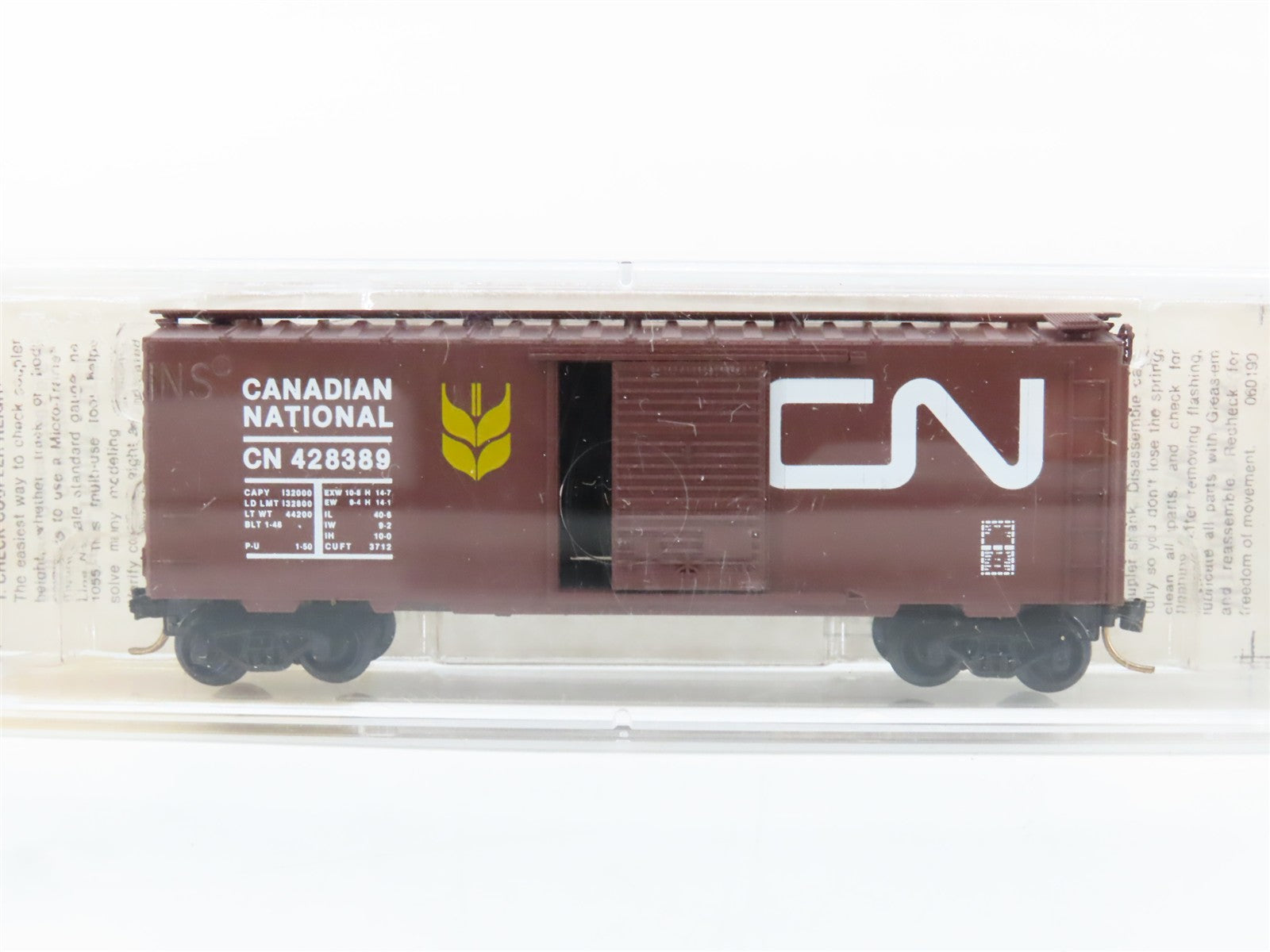 N Scale Micro-Trains MTL 20550 CN Canadian National 40' Box Car 428389 RTR