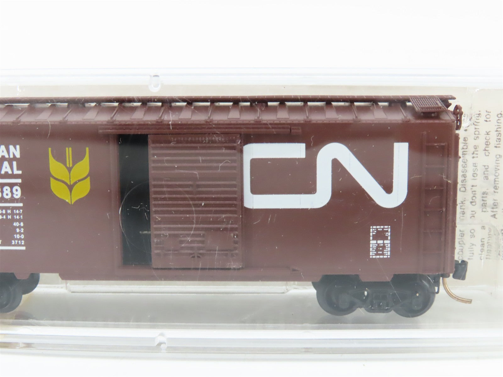 N Scale Micro-Trains MTL 20550 CN Canadian National 40' Box Car 428389 RTR