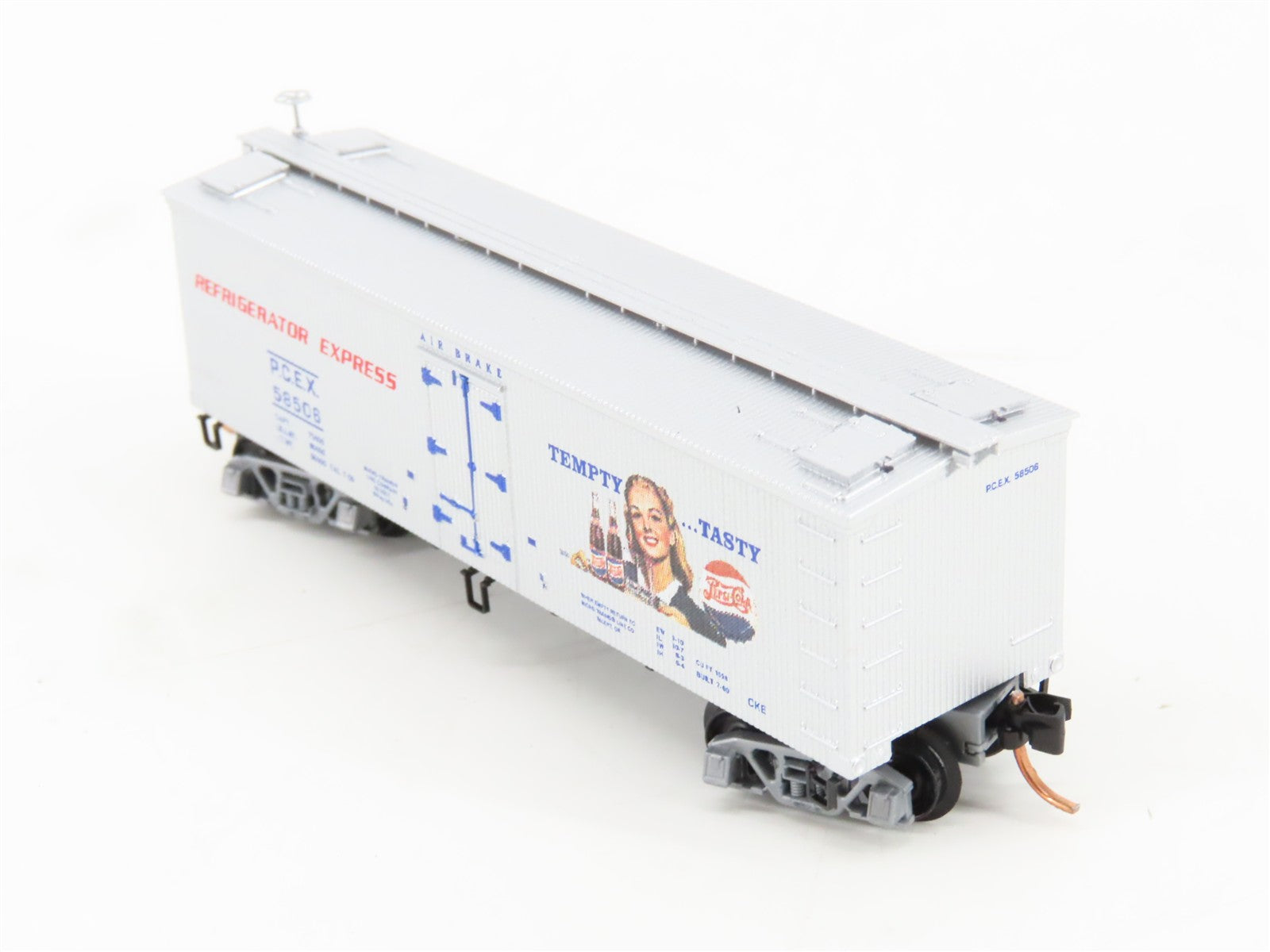 N Scale Micro-Trains MTL 58560 Pepsi Cola 36' Wood Sheathed Ice Reefer RTR