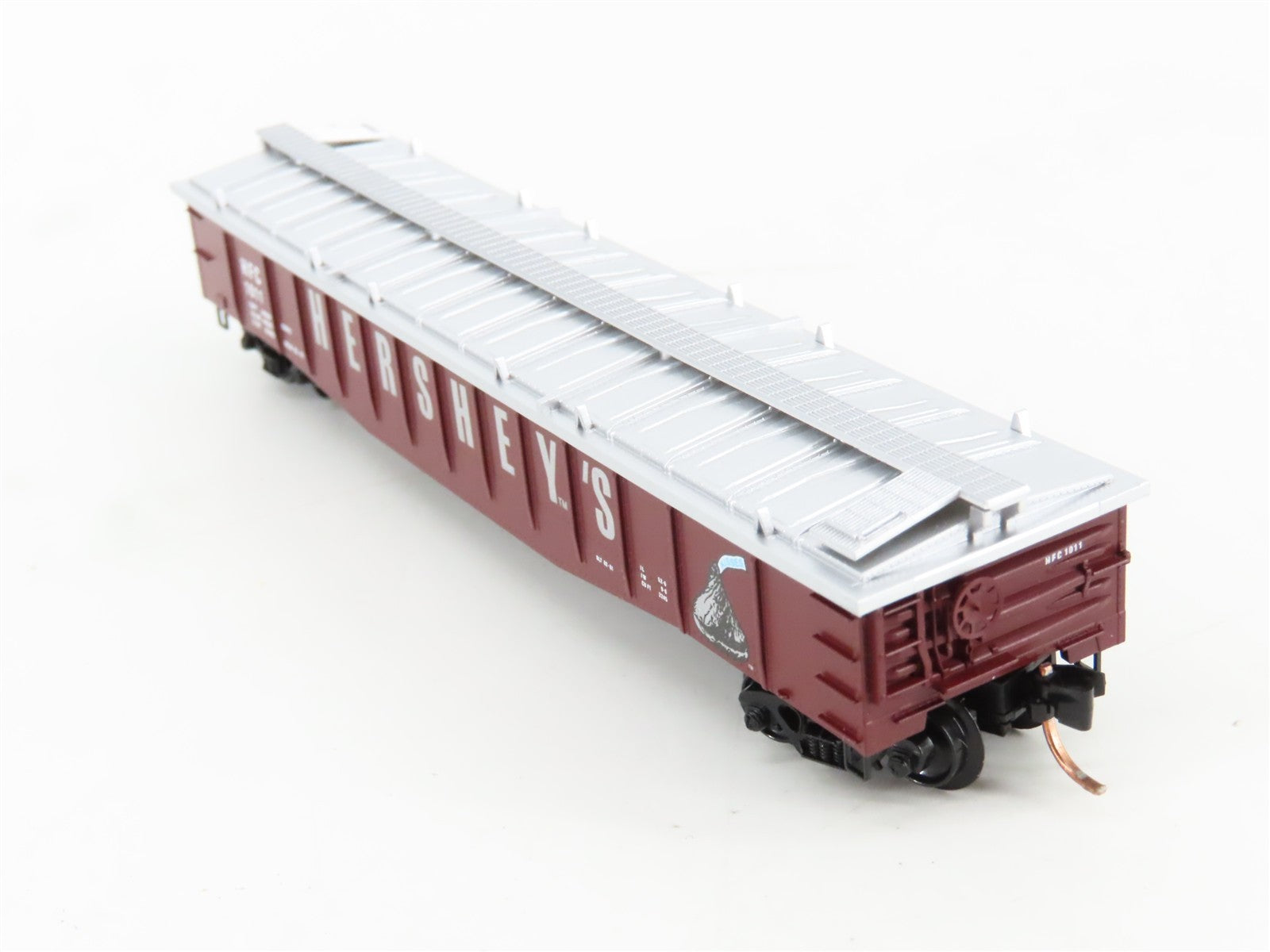 N Scale Micro-Trains MTL 106060 HFC Hershey's 50' Covered Gondola 1011 RTR
