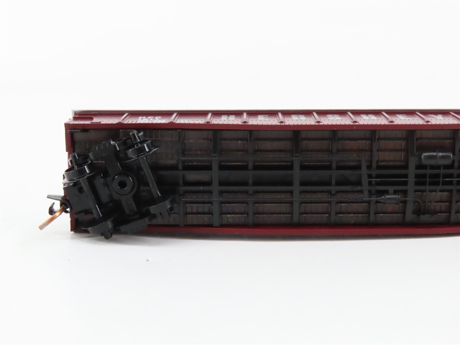 N Scale Micro-Trains MTL 106060 HFC Hershey's 50' Covered Gondola 1011 RTR