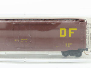 N Scale Micro-Trains MTL 32300 CGW Chicago Great Western 50' Box Car 307 RTR