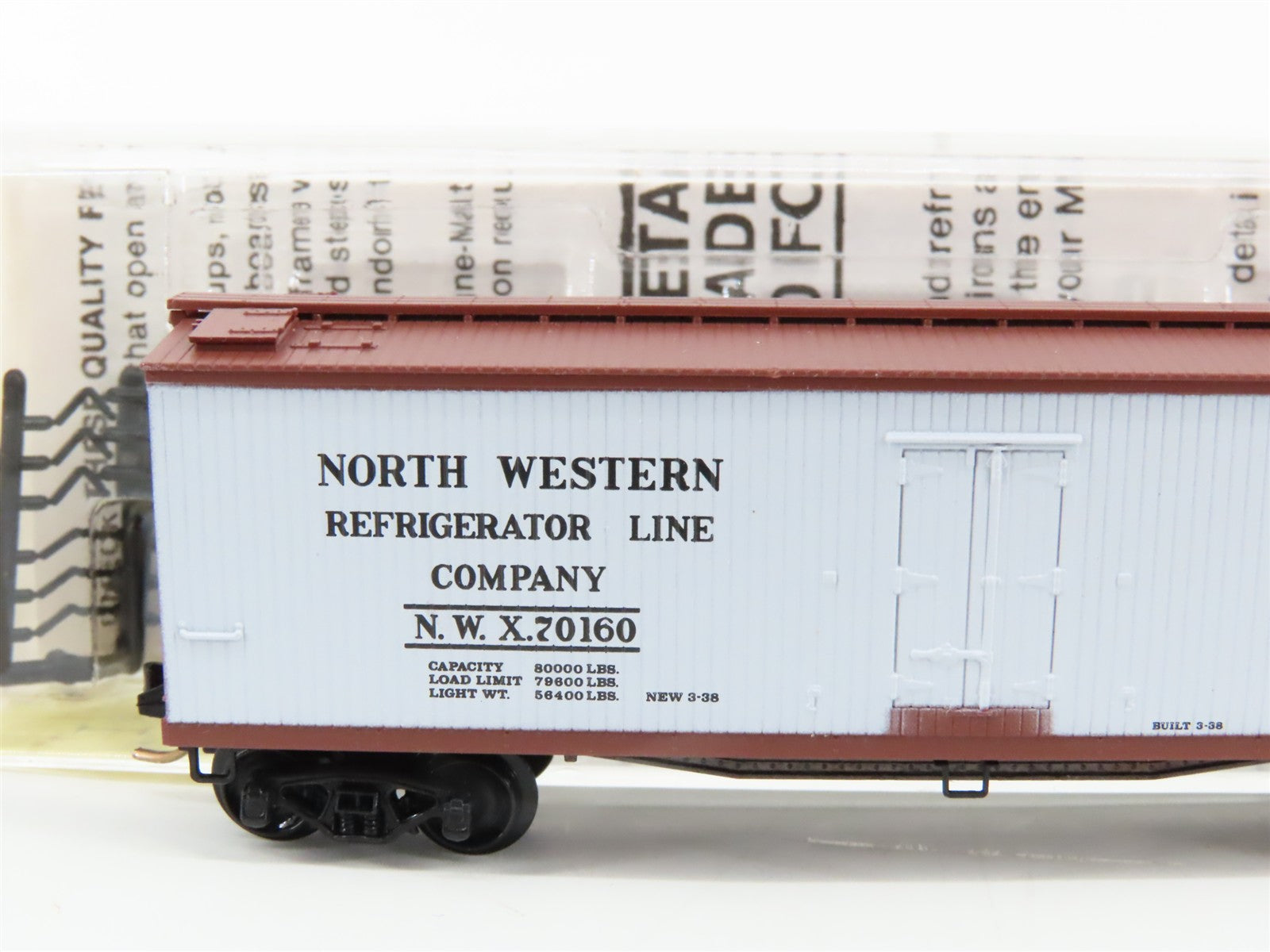 N Scale Micro-Trains MTL 49170 North Western Refrigerator Line 40' Reefer RTR
