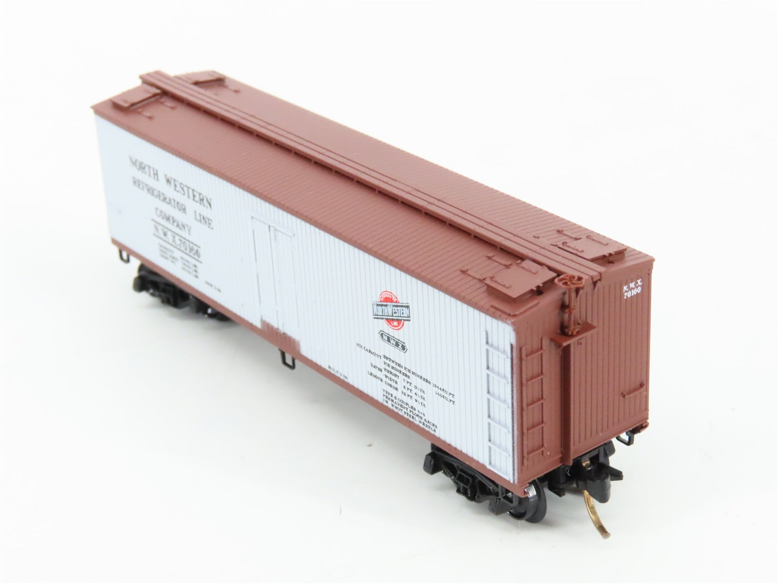 N Scale Micro-Trains MTL 49170 North Western Refrigerator Line 40' Reefer RTR