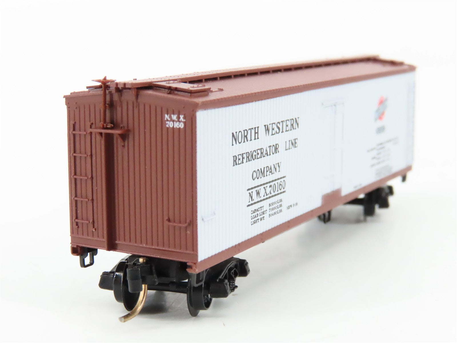 N Scale Micro-Trains MTL 49170 North Western Refrigerator Line 40' Reefer RTR