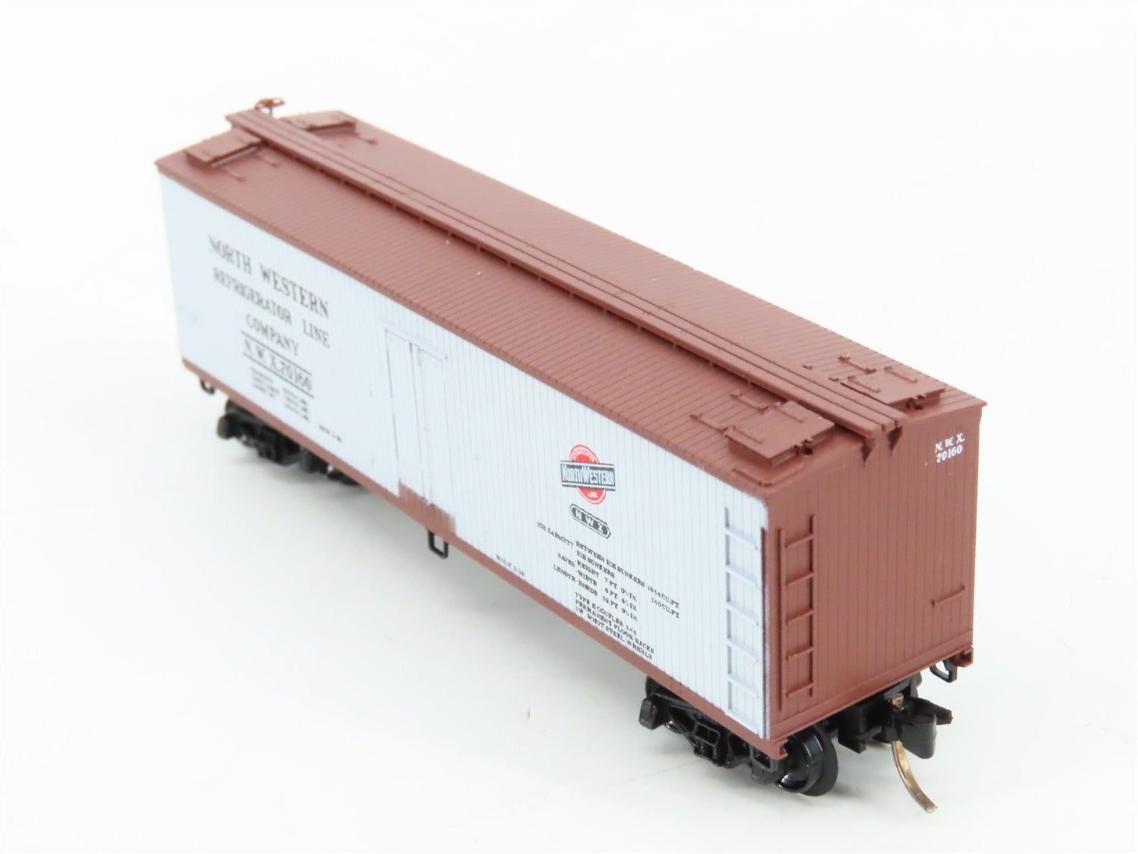 N Scale Micro-Trains MTL 49170 North Western Refrigerator Line 40' Reefer RTR