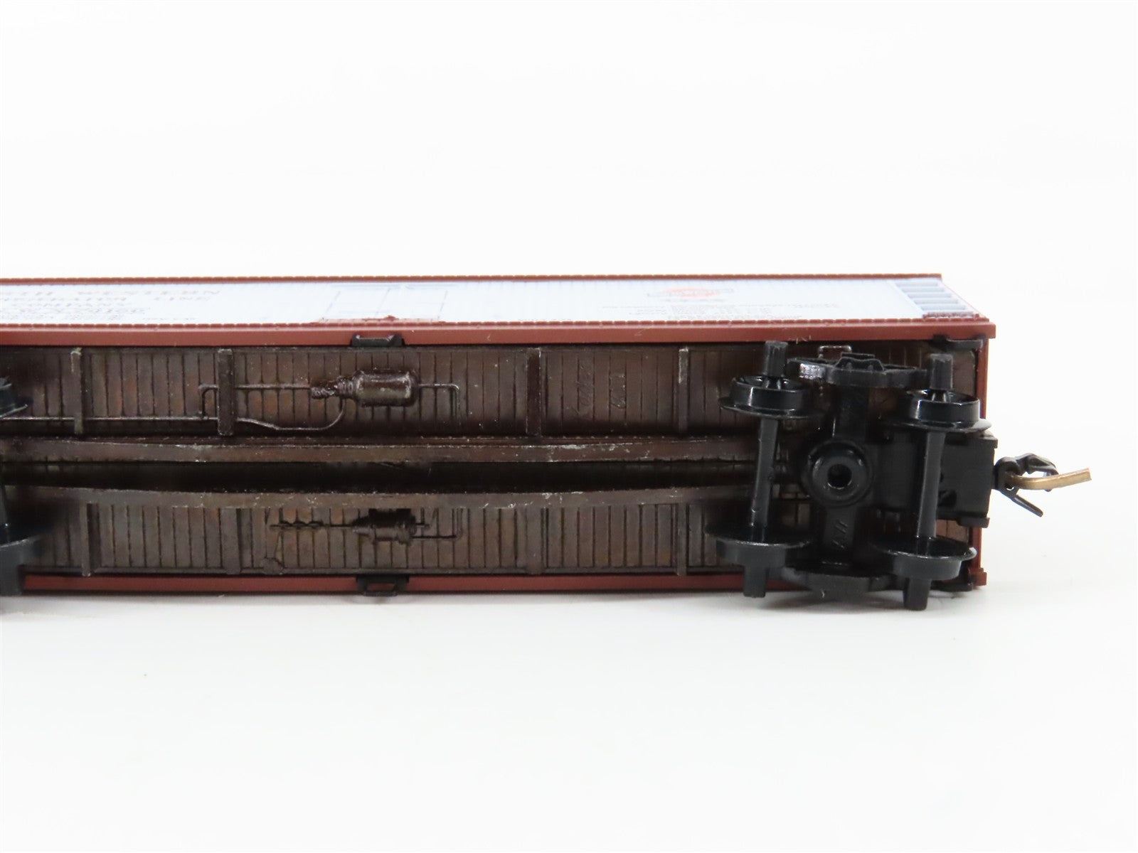 N Scale Micro-Trains MTL 49170 North Western Refrigerator Line 40' Reefer RTR